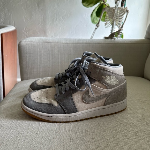 Nike Men's Air Jordan 1 Mid Basketball Shoes - Coconut Milk - Picture 2 of 5